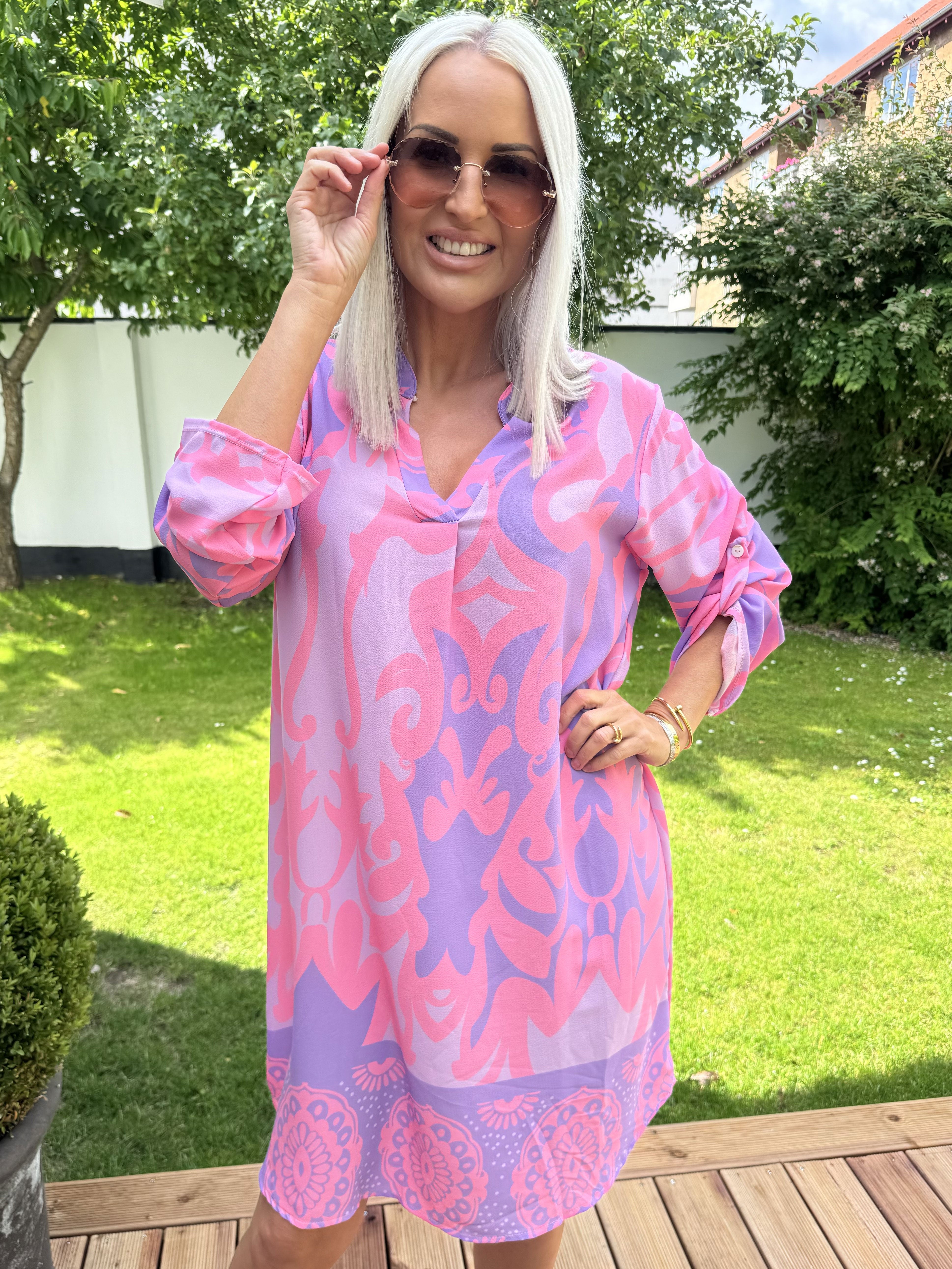 Vanesa Boheme Dress - Let og luftig mønstret kjole i viskose